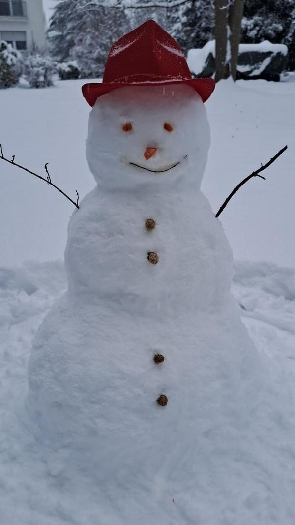 In Neumarkt und Umgebung liegt Schnee so weit das Auge reicht.