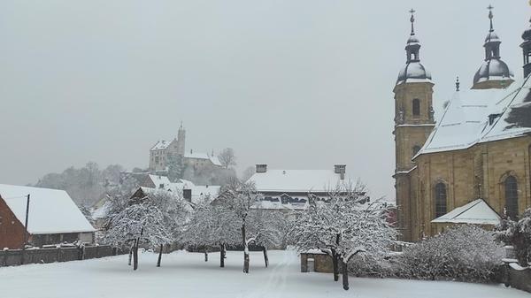 Der Klostergarten in Gössweinstein im Wintergewand - "einfach Traumhaft!!" findet Leser Jürgen Pöhlmann aus Ebermannstadt.