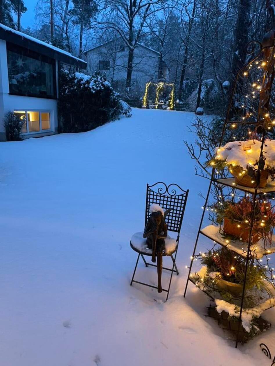 In Neumarkt und Umgebung liegt Schnee so weit das Auge reicht.