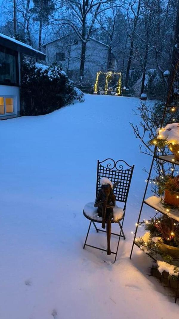 In Neumarkt und Umgebung liegt Schnee so weit das Auge reicht.