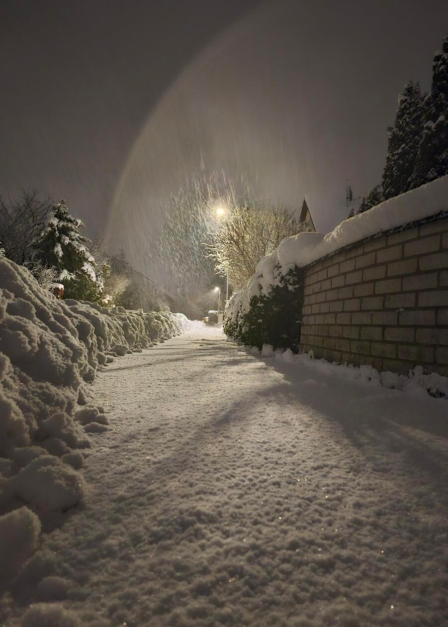 In Neumarkt und Umgebung liegt Schnee so weit das Auge reicht.