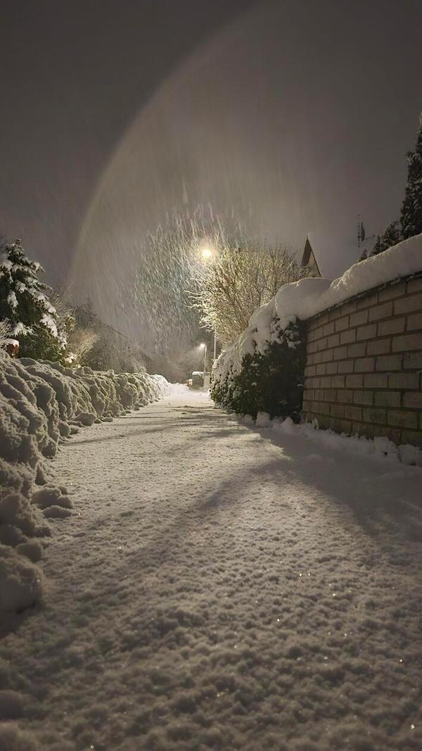 In Neumarkt und Umgebung liegt Schnee so weit das Auge reicht.