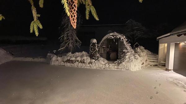 In Neumarkt und Umgebung liegt Schnee so weit das Auge reicht.