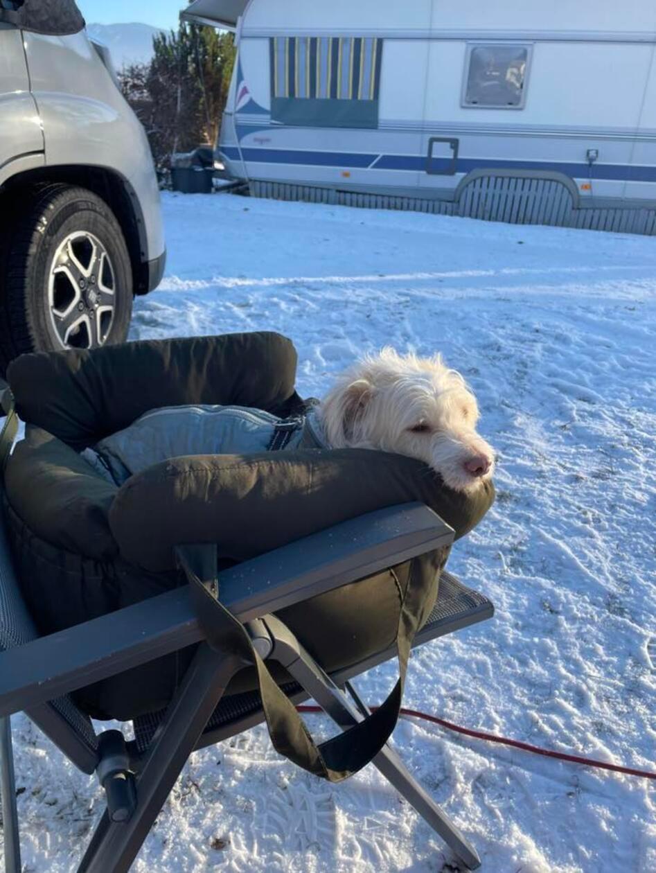 In Neumarkt und Umgebung liegt Schnee so weit das Auge reicht.