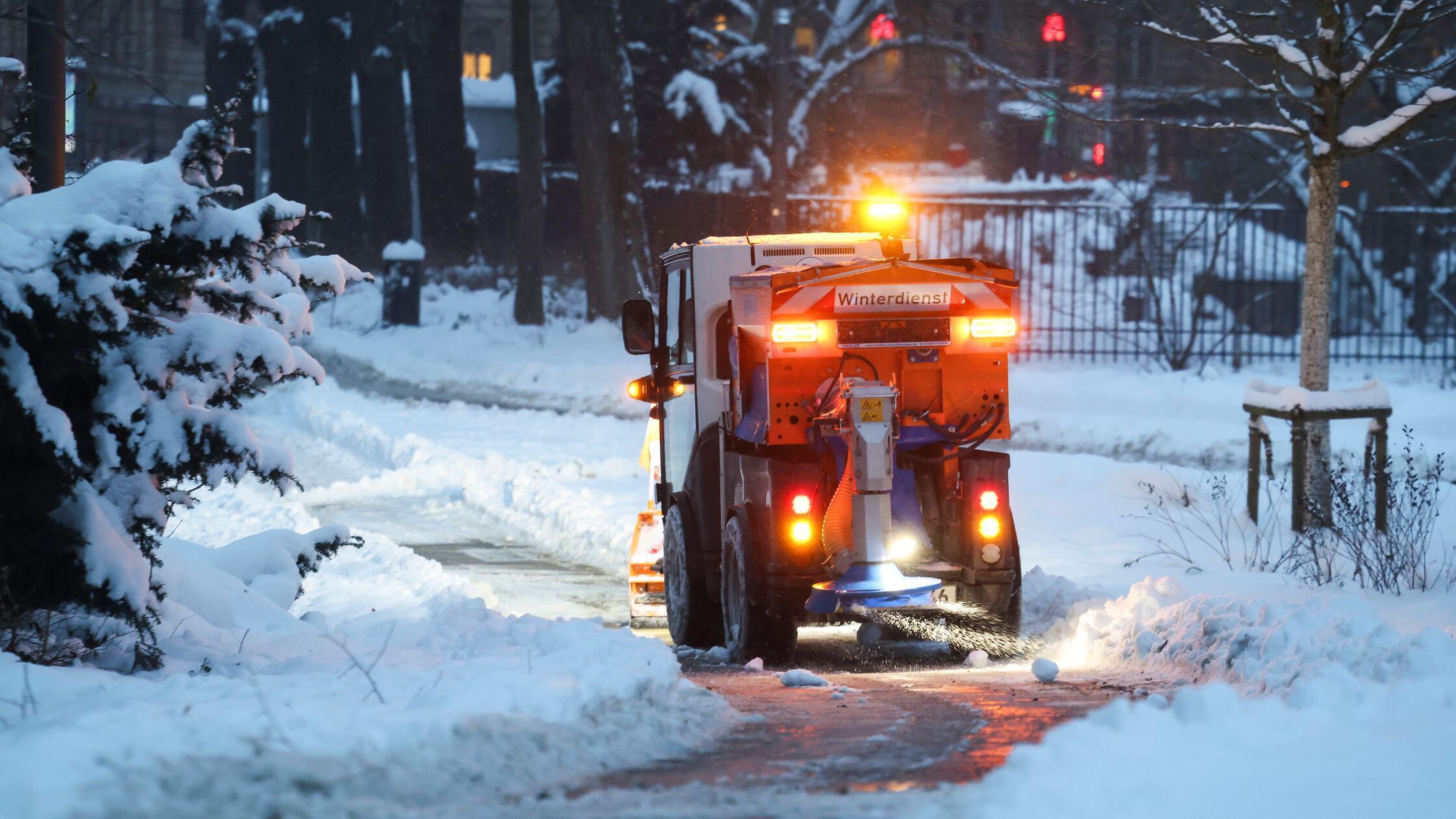 Zappenduster-Schneechaos-sorgt-f-r-zahlreiche-Stromausf-lle-in-Mittelfranken