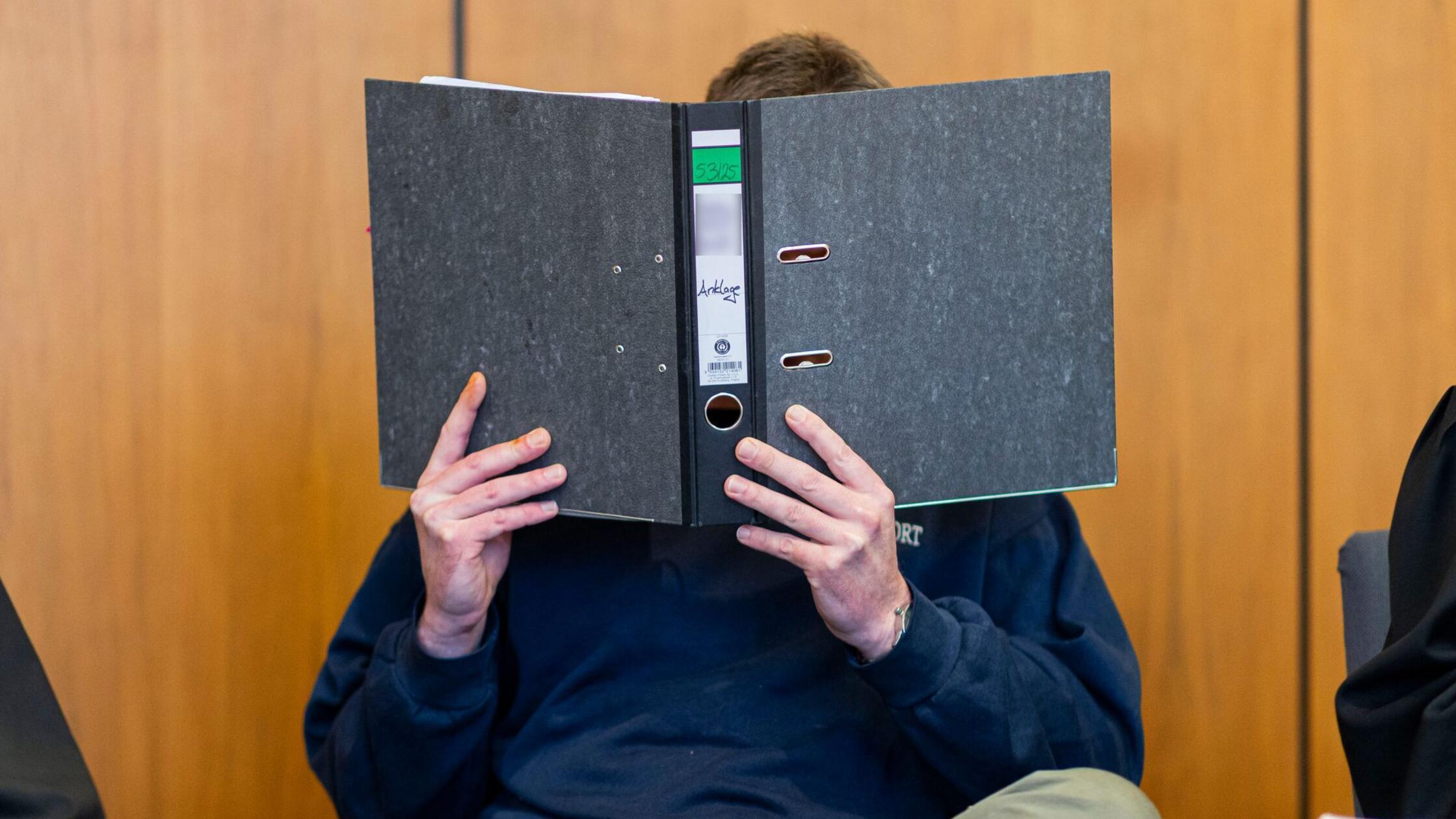 Ex-Partnerin-mit-Eisenrohr-erschlagen-13-Jahre-Gef-ngnis