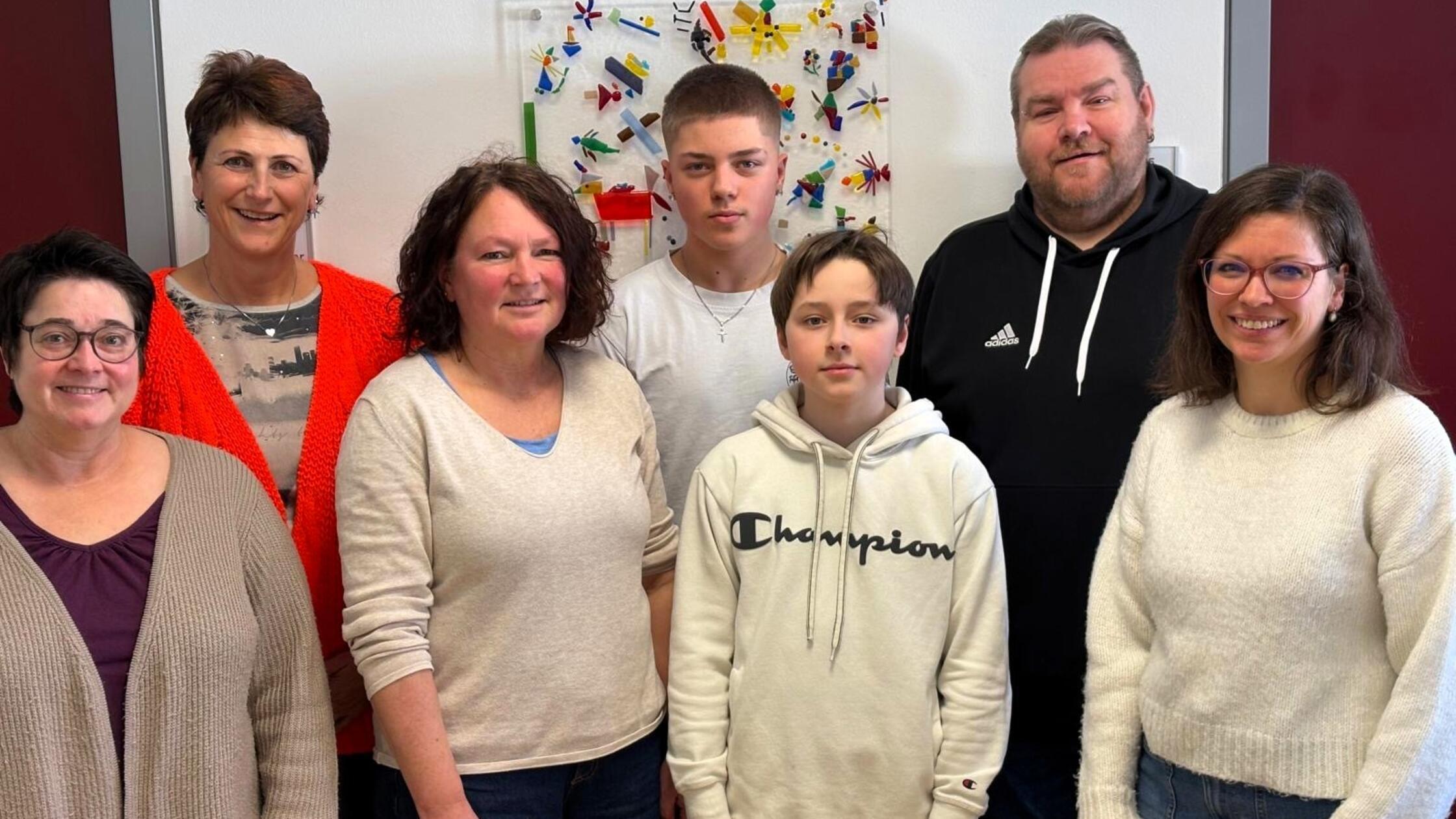 Weihnachtsmarkt-bringt-Hilfe-Deininger-Schule-spendet-550-Euro-an-das-Kinderpalliativteam