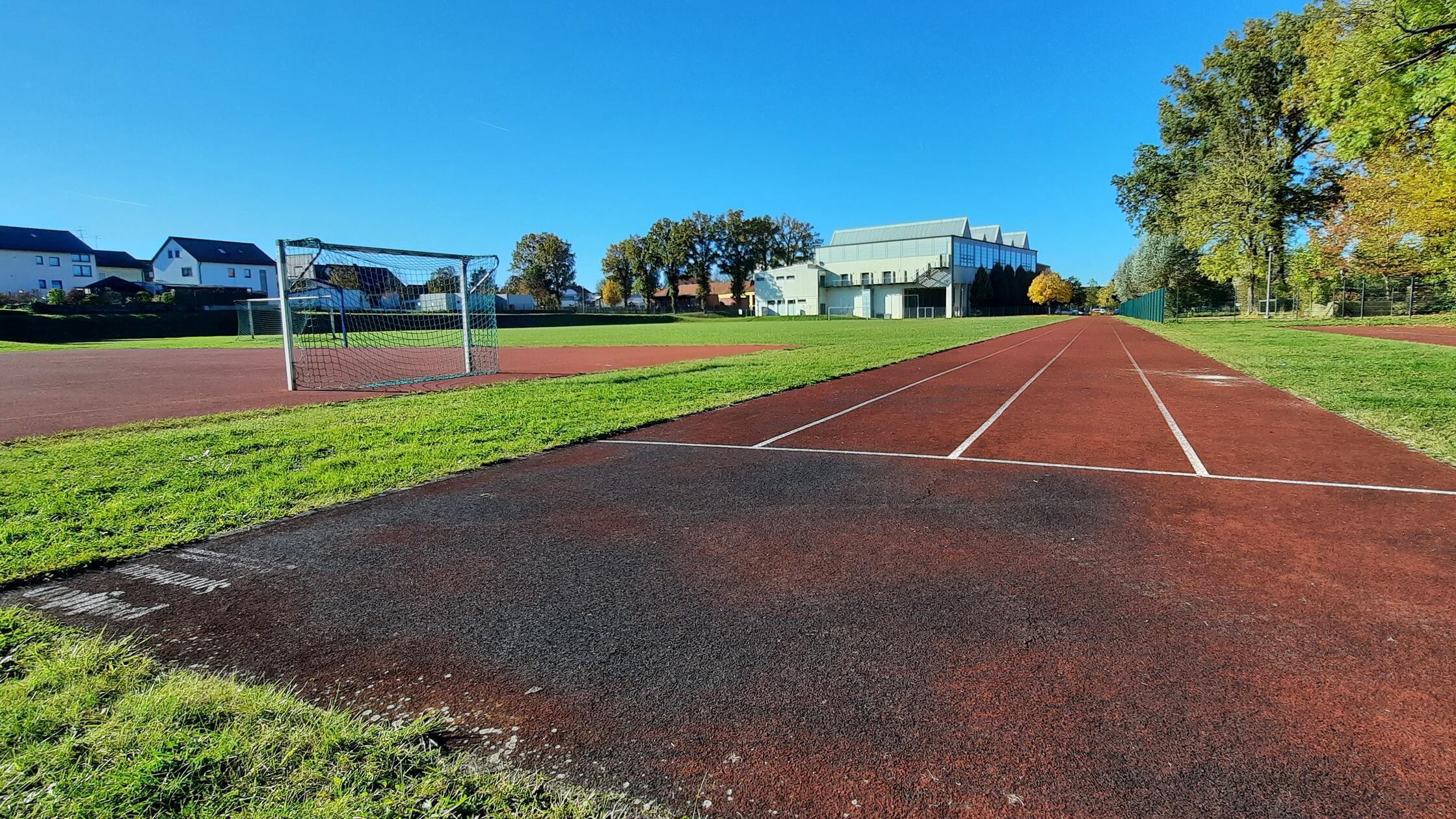 Schulsportplatz_bg_24102021