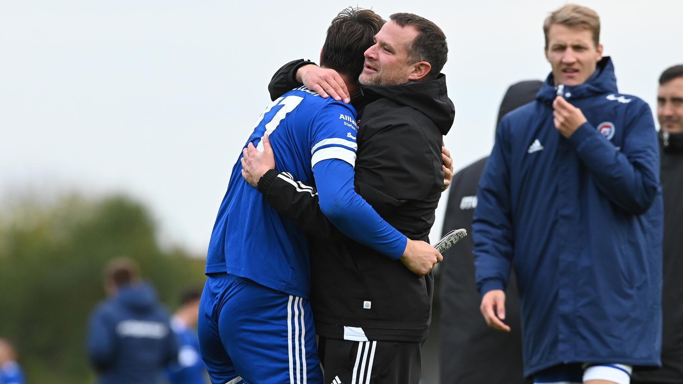 -Wir-wollen-noch-mehr-SpVgg-M-geldorf-verl-ngert-gleich-doppelt-mit-Trainer-Bergm-ller