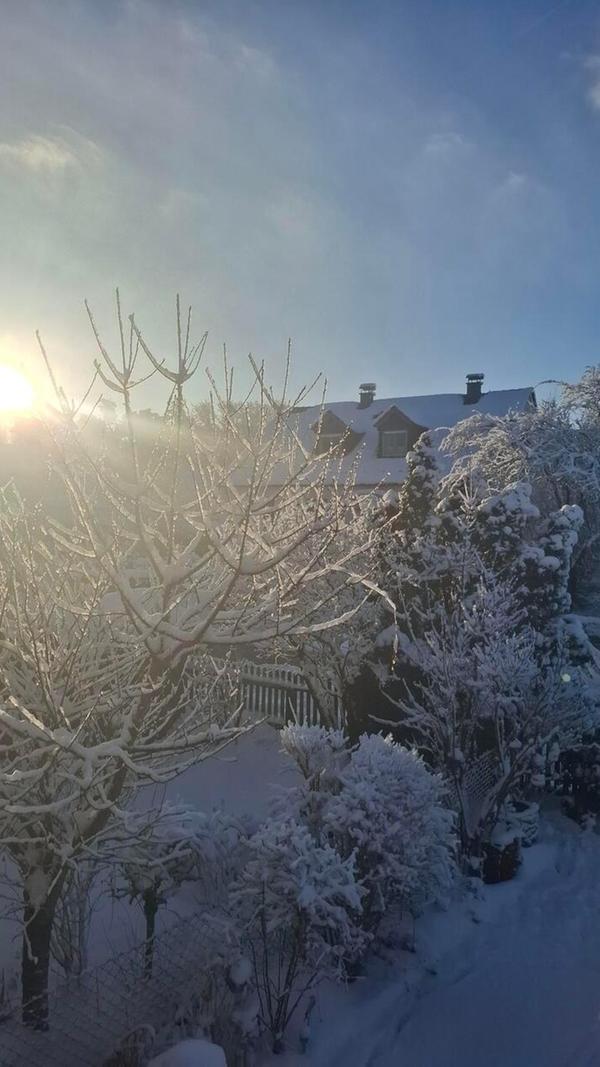In Neumarkt und Umgebung liegt Schnee so weit das Auge reicht.