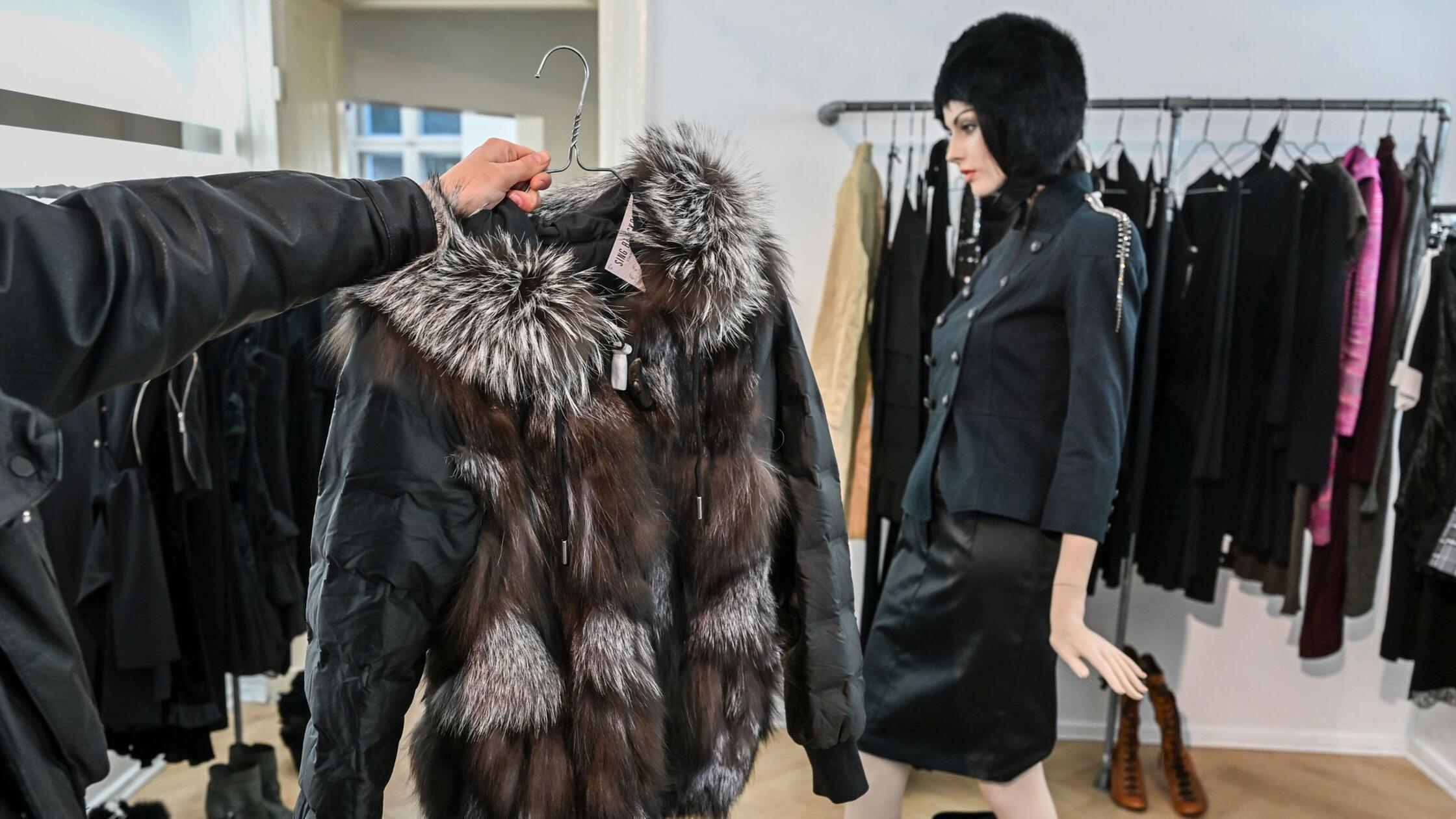 Oma-Look-oder-Upcycling-Gebrauchte-Pelze-feiern-Comeback