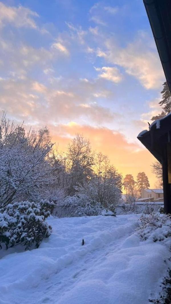 Melanie Izing hat uns diesen winterlichen Sonnenaufgang via Facebook zukommen lassen.