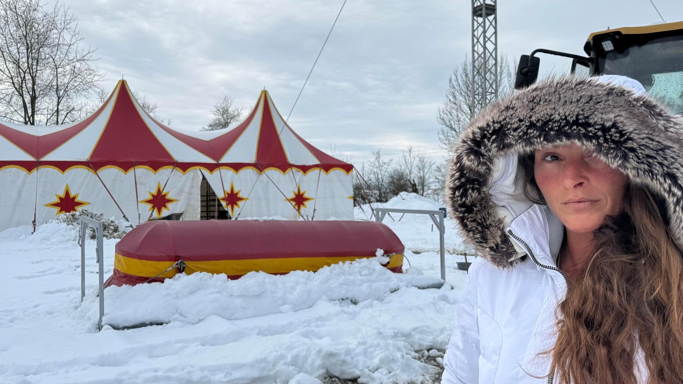 Circus-Corona-in-Not-So-leidet-beliebter-Zirkus-in-Herzogenaurach-unter-Schneechaos