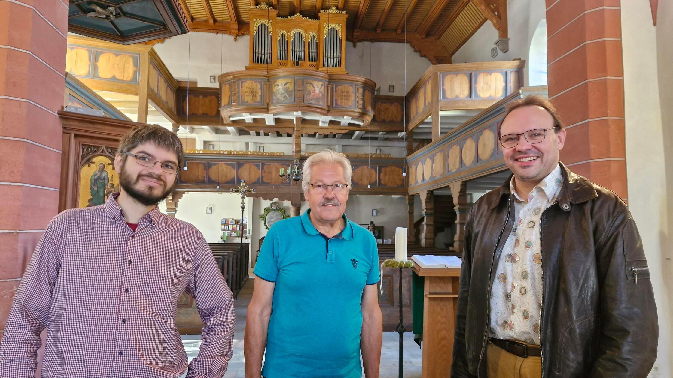 Besuch-in-Lindenhardt-Dorf-in-der-Fr-nkischen-Schweiz-hat-Kunst-Sensation-in-der-Kirche