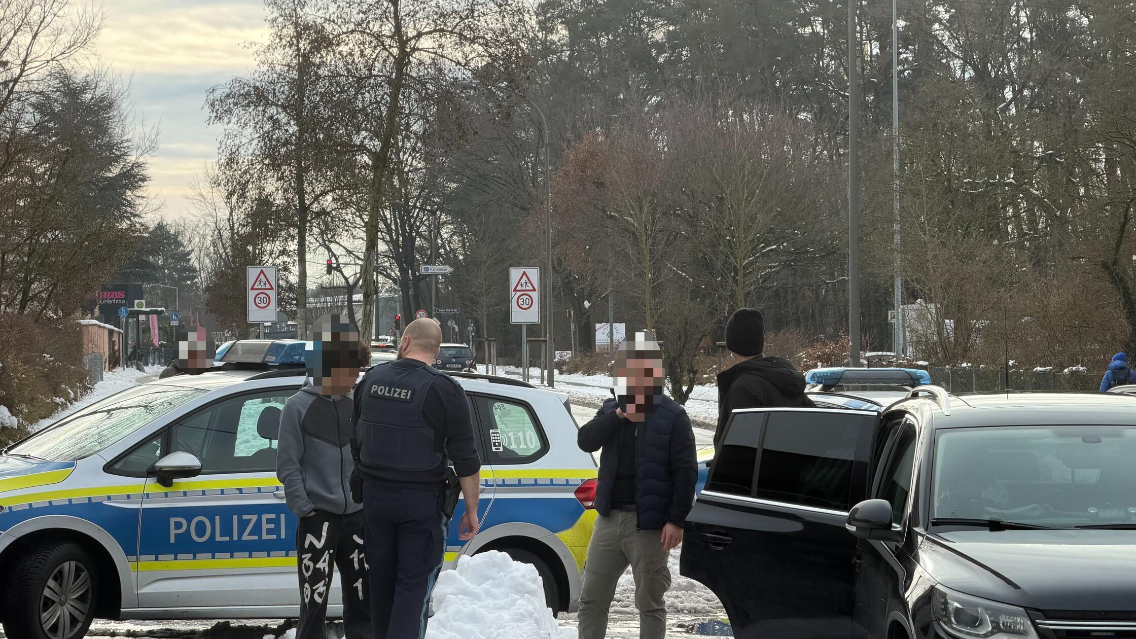 Polizeihubschrauber-kreist-ber-N-rnberg-Mann-spr-ht-Pfefferspray-zwei-Personen-verletzt