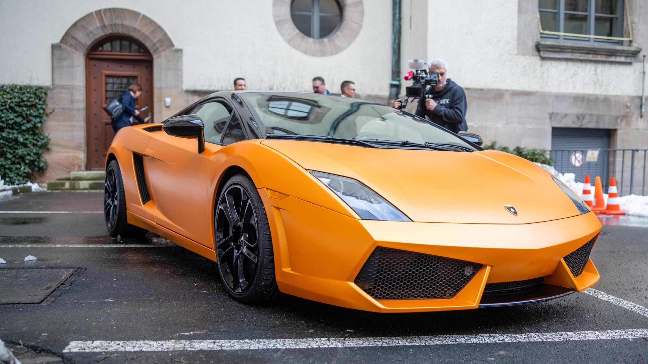 Lamborghini-gepf-ndet-Zentrale-Stelle-in-N-rnberg-k-mpft-gegen-Betrug-im-Gesundheitswesen