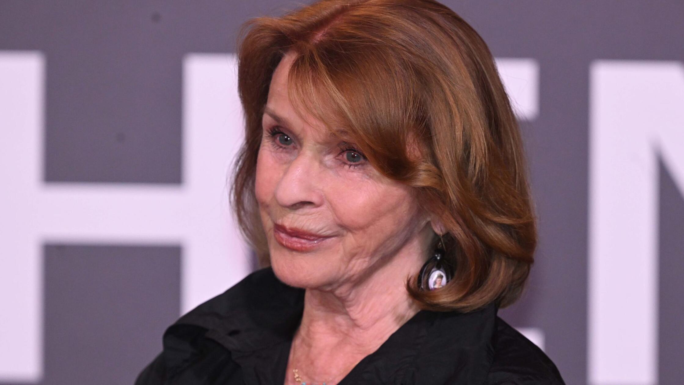 Senta-Berger-erholt-sich-und-fiebert-mit