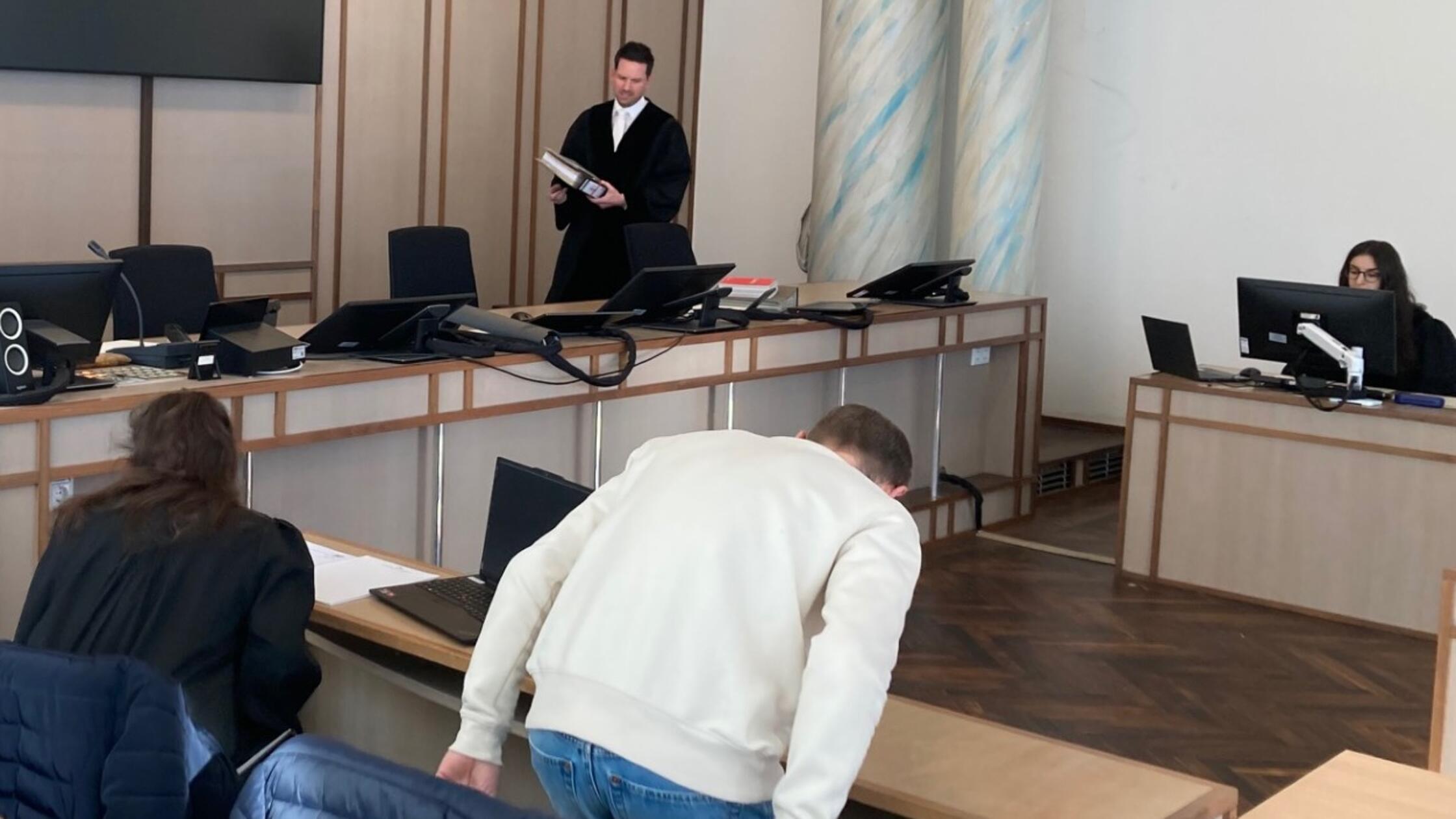 Gunzenh-user-postete-antisemitische-Texte-und-wurde-am-Holocaust-Gedenktag-verurteilt