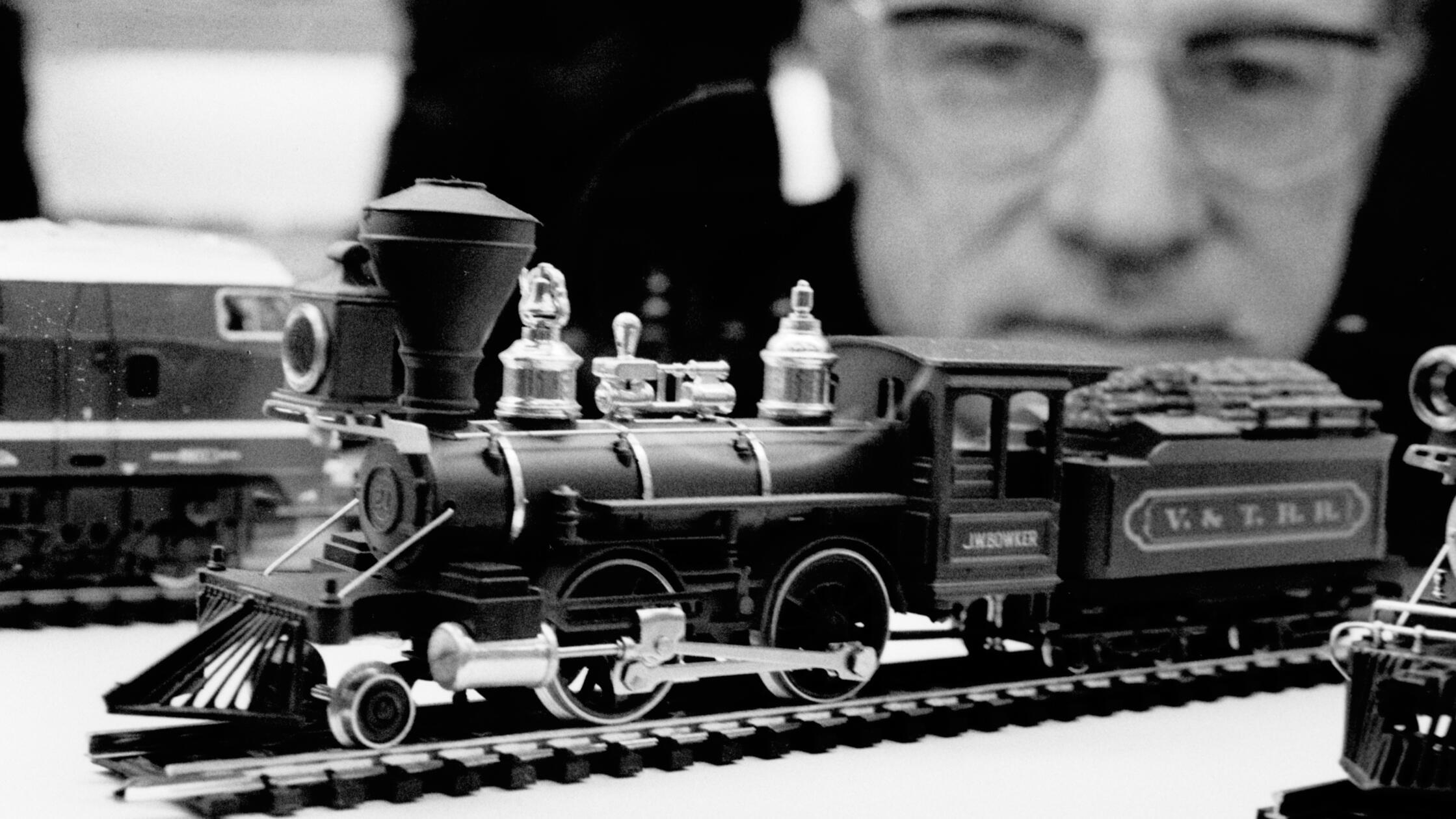 Von-Modelleisenbahn-bis-Labubu-Diese-Kultspielzeuge-pr-gten-Generationen-von-Kindern