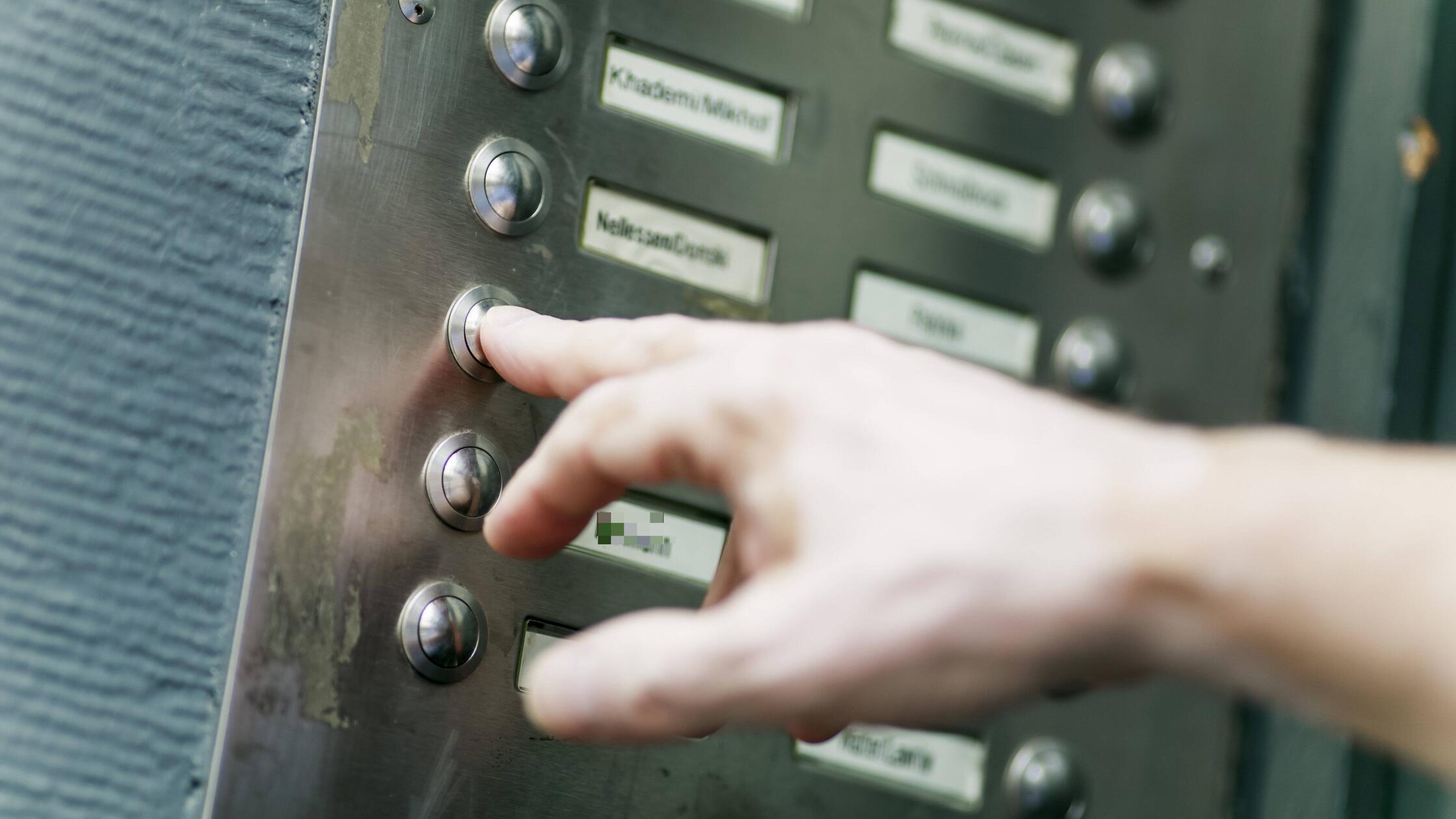 Selbstjustiz nach Klingelstreich bei Erlangen: Angeklagter schl&auml;gt Kind auf offener Stra&szlig;e