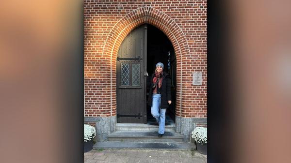 In Heist erinnert die Fischerkapelle mit 27 Rettungsringen an die auf See verlorenen Angehörigen.