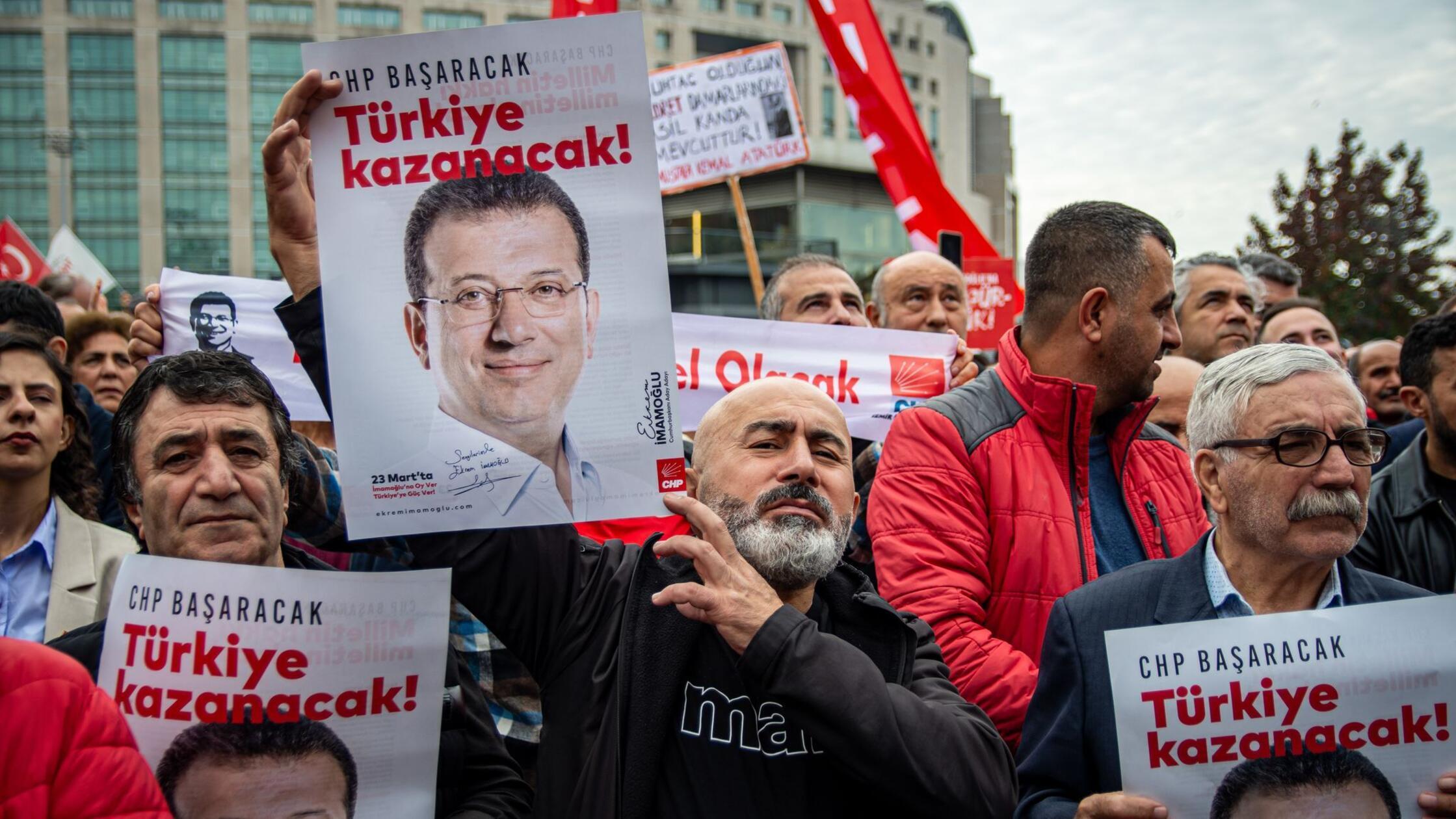 Mehr-als-doppelt-so-viele-Abschiebungen-in-die-T-rkei