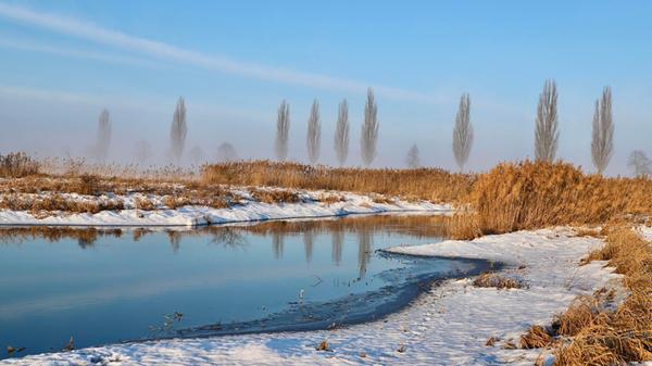 Klassisch blau-weiß wurde die Fotografin an diesem Morgen kurz nach Sonnenaufgang begrüßt.
