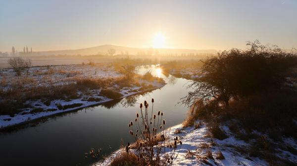 Die Fotografin hat das verschneite Altmühl-Ufer zu diesem Foto inspiriert.