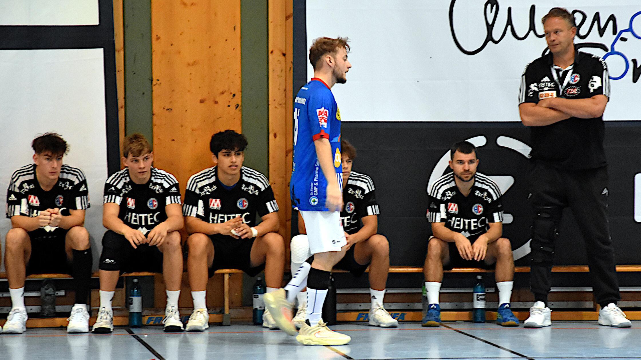 Oberliga-Erlangens-Trainer-Tobias-Wannenmacher-im-Gespr-ch-vor-dem-Duell-gegen-Auerbach