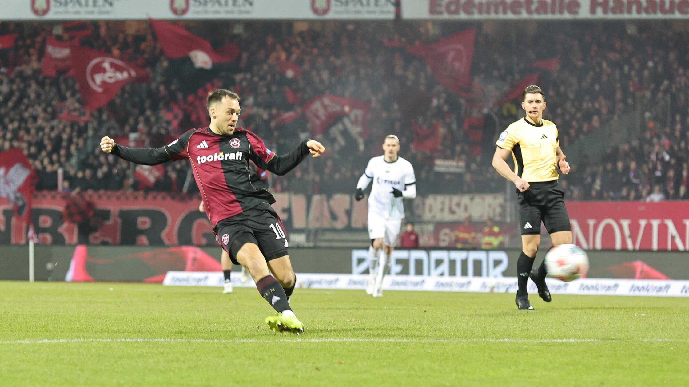 Der-1-FC-N-rnberg-empf-ngt-M-nster-Zoma-und-Lubach-verpassen-fr-h-die-F-hrung