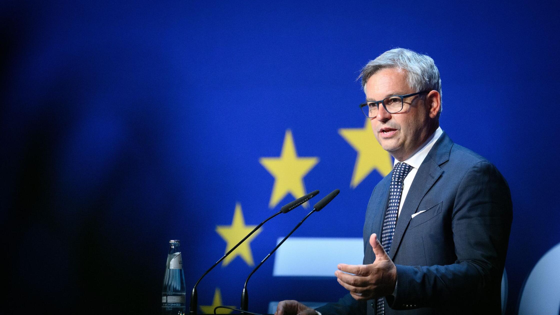 EU-Kommissar-Migrationsdiplomatie-und-Visa-Hebel-nutzen