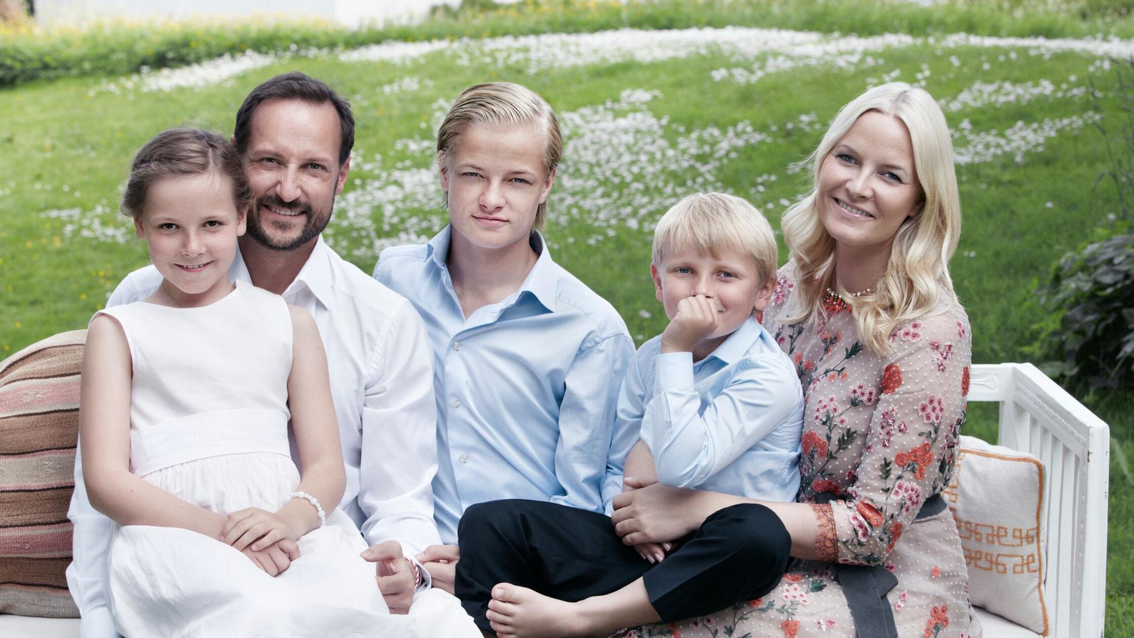 https://images.nordbayern.de/image/contentid/policy:1.14990369:1769839395/ARCHIV__HANDOUT__Prinzessin_Ingrid_Alexandra_von.jpg?%24p%24f%24h%24m%24w=7360c3f&f=16%3A9&h=338&m=FIT&w=600