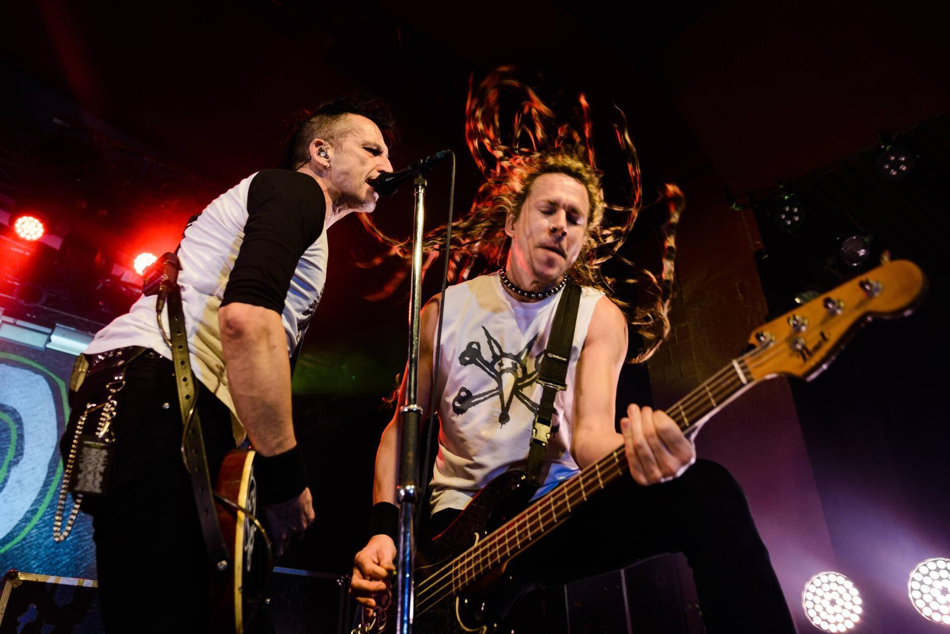 Die Sindelfinger Punkrock-Kapelle Wizo ist wieder auf Tour. Die bereits in den 1980er Jahren gegründete Formation heizt am Sonntag, 8. Februar, im Nürnberger Löwensaal kräftig ein. Den Support übernehmen die Punk-Helden von Normahl. Beginn: 19 Uhr.