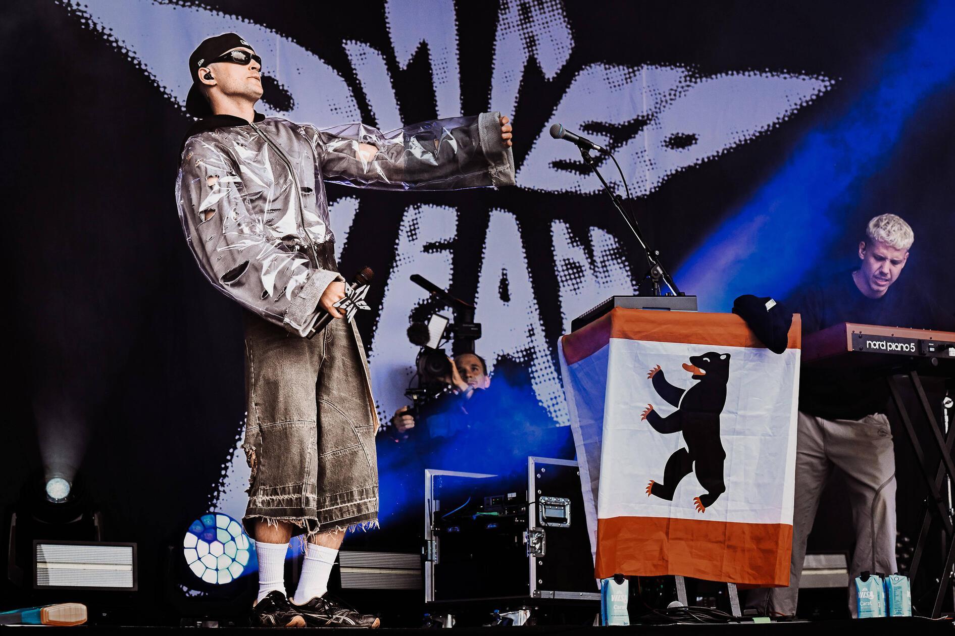 Ritter Lean kommt am Dienstag, 17. Februar, in den Löwensaal. Der Rapper, der gerade seine ausverkaufte Tour "Stell dir vor du warst nicht da" beendet hat, geht nun auf die "Die 2k26"-Tour und die soll noch größer, noch unvergesslicher sein. Um 19.30 Uhr geht's los.