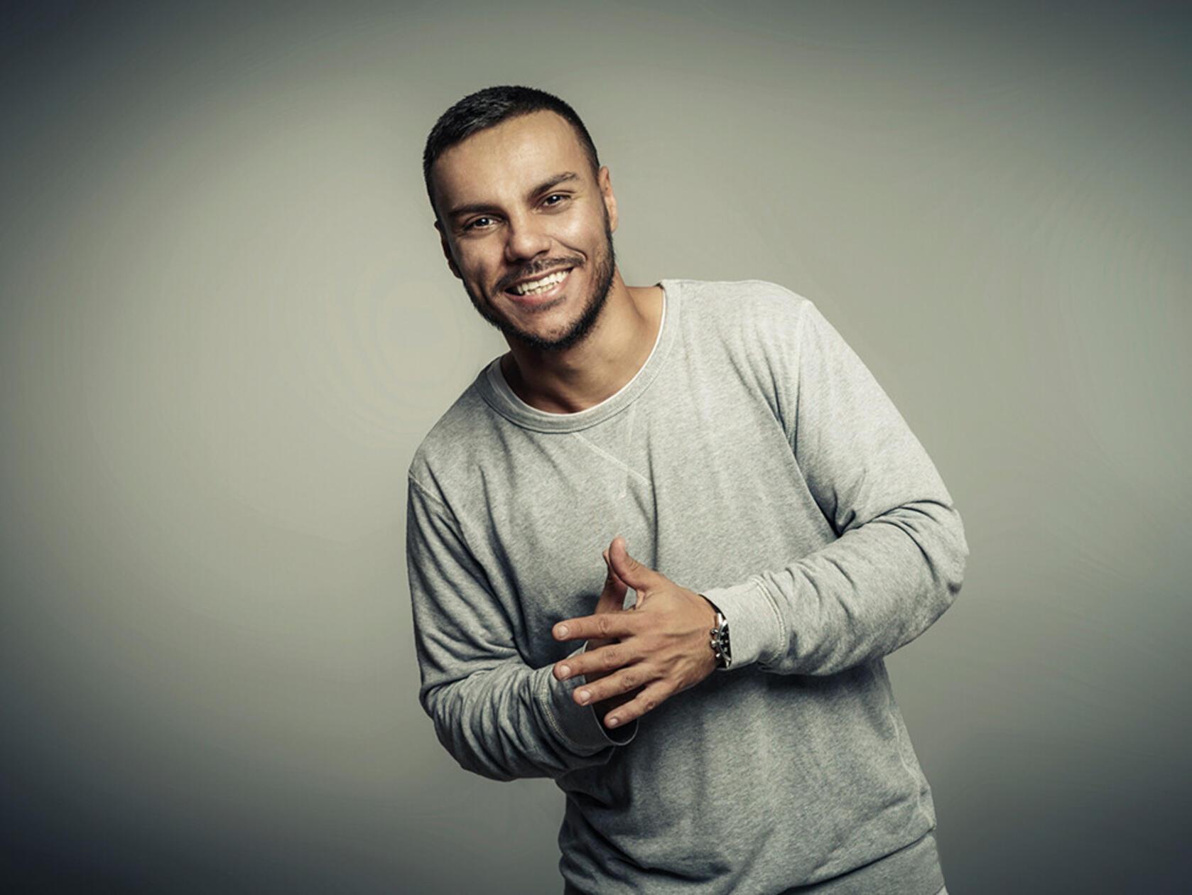 Osan Yaran ist einer der bekanntesten Kabarettisten des Landes. Vor seiner Karriere als Comedian hat der Deutsch-Türke sich bis zum Lidl-Filialleiter hochgearbeitet. Am Freitag, 20. Februar, tritt der Komiker mit seinem dritten Soloprogramm "Aus Prinzip" in der Erlanger Heinrich-Lades-Halle auf. Start: 20 Uhr.