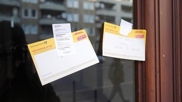 20 02 2019 Berlin Deutschland GER DHL Benachrichtu