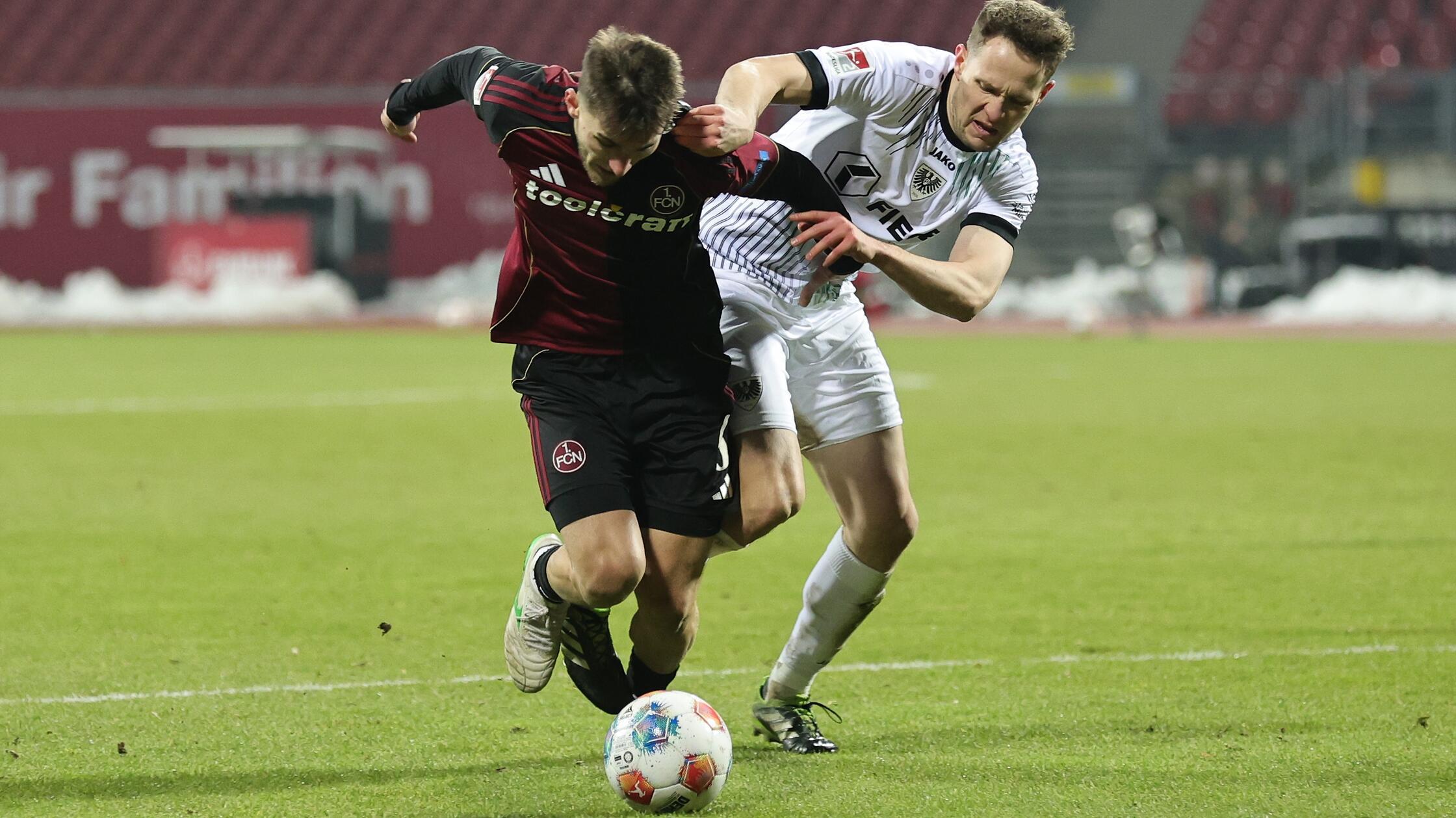 Neben-der-Chancenverwertung-Dar-ber-mussten-sie-sich-beim-Club-am-Freitag-noch-aufregen