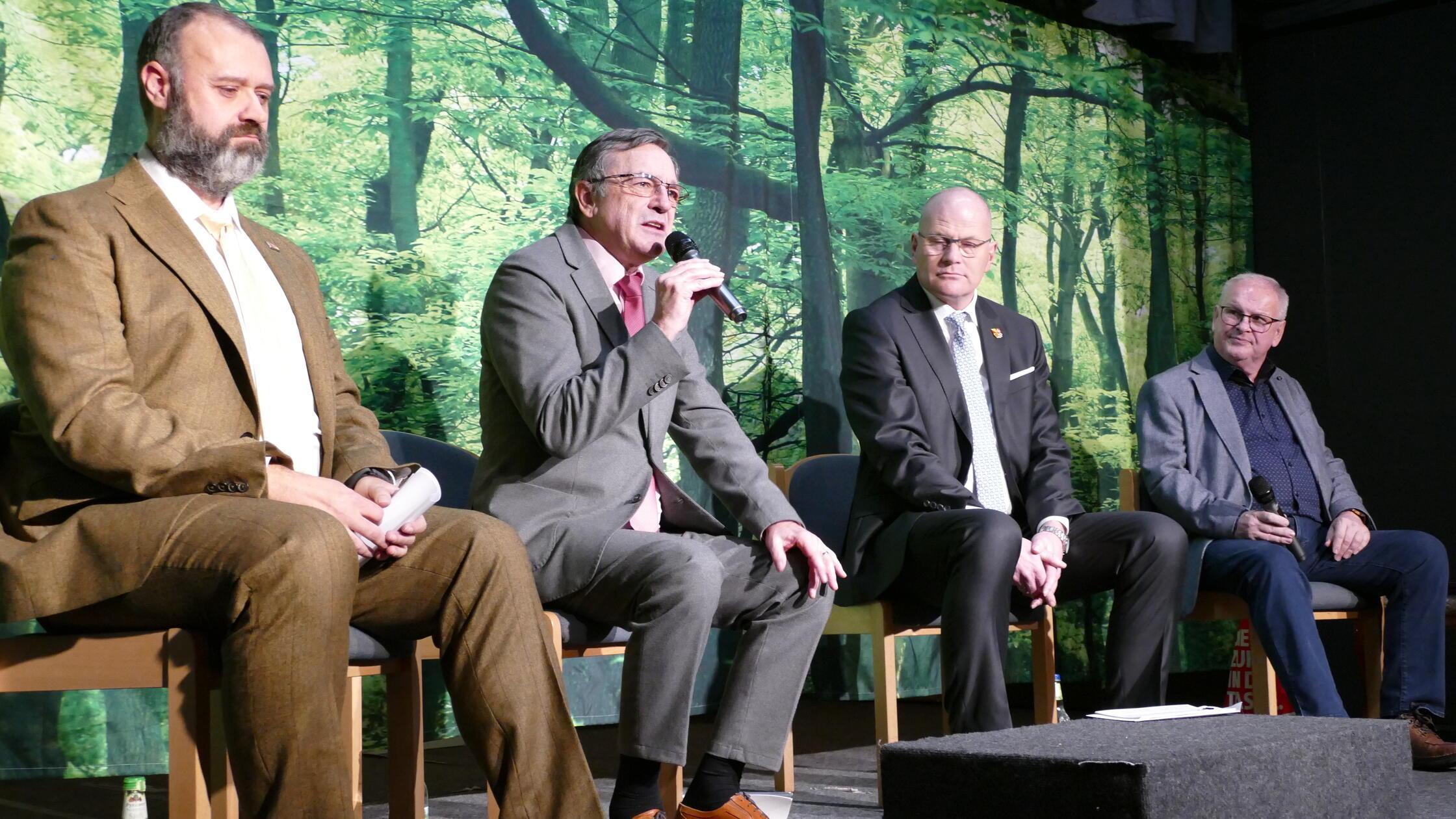 Gro-es-Interesse-an-den-drei-B-rgermeisterkandidaten-in-Neunkirchen-am-Sand