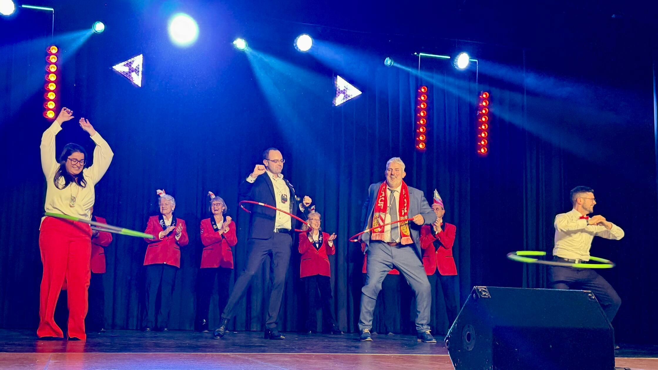 Prunksitzung-der-Laufer-Hilaritas-Wenn-die-B-rgermeister-die-H-ften-kreisen-lassen