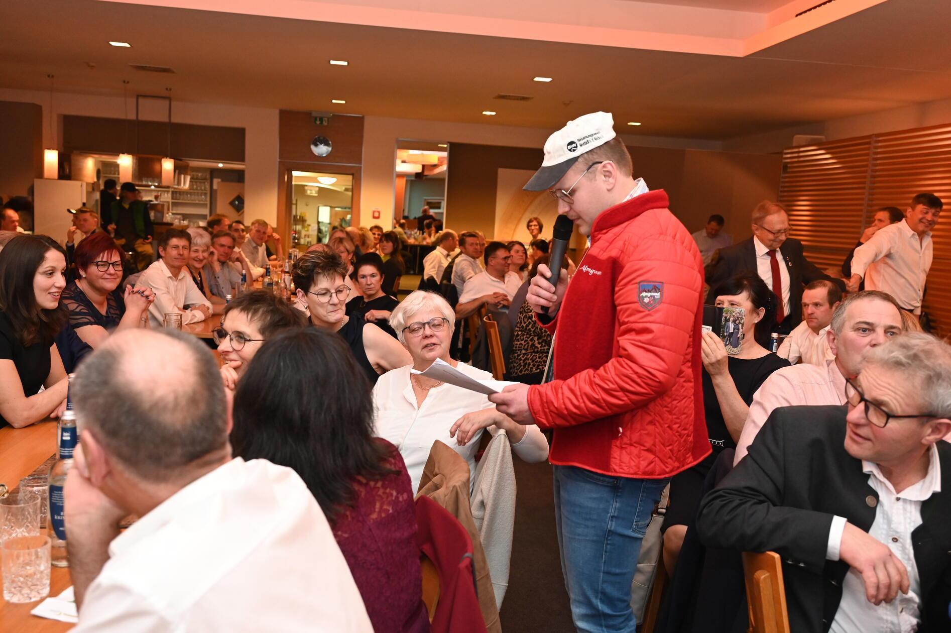 Ball-der-Landwritschaft-in-Neumarkt-Jungbauern-begeistern-mit-B-hnenshow