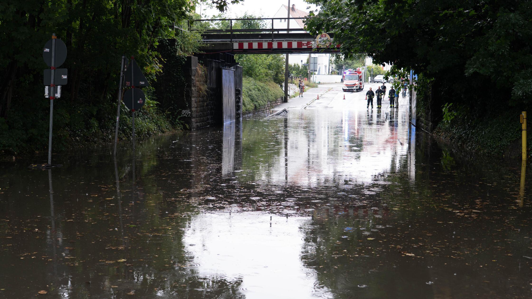 Ein Gewitter mit massivem Starkregen zog am Donner