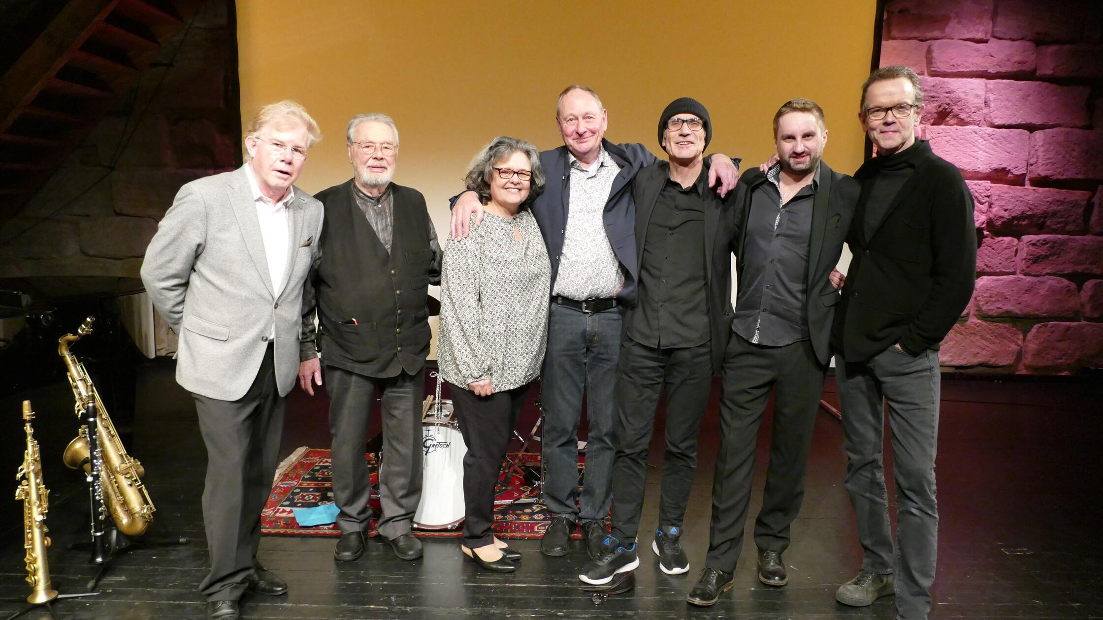 50-Jahre-Dehnberger-Hof-Theater-feiert-in-famili-rer-Atmosph-re