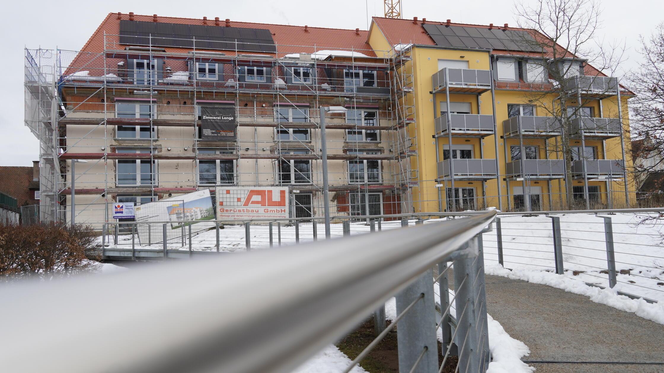 -Kaffeekr-nzchen-und-Propaganda-Feuchts-Finanzen-erhitzen-die-Gem-ter-im-Gemeinderat