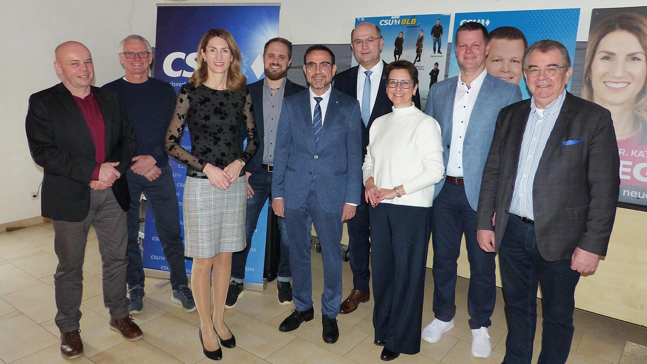 Im-Sch-tzenhaus-R-ckersb-hl-fand-eine-Talkrunde-mit-Experten-und-G-sten-zur-Pflege-statt