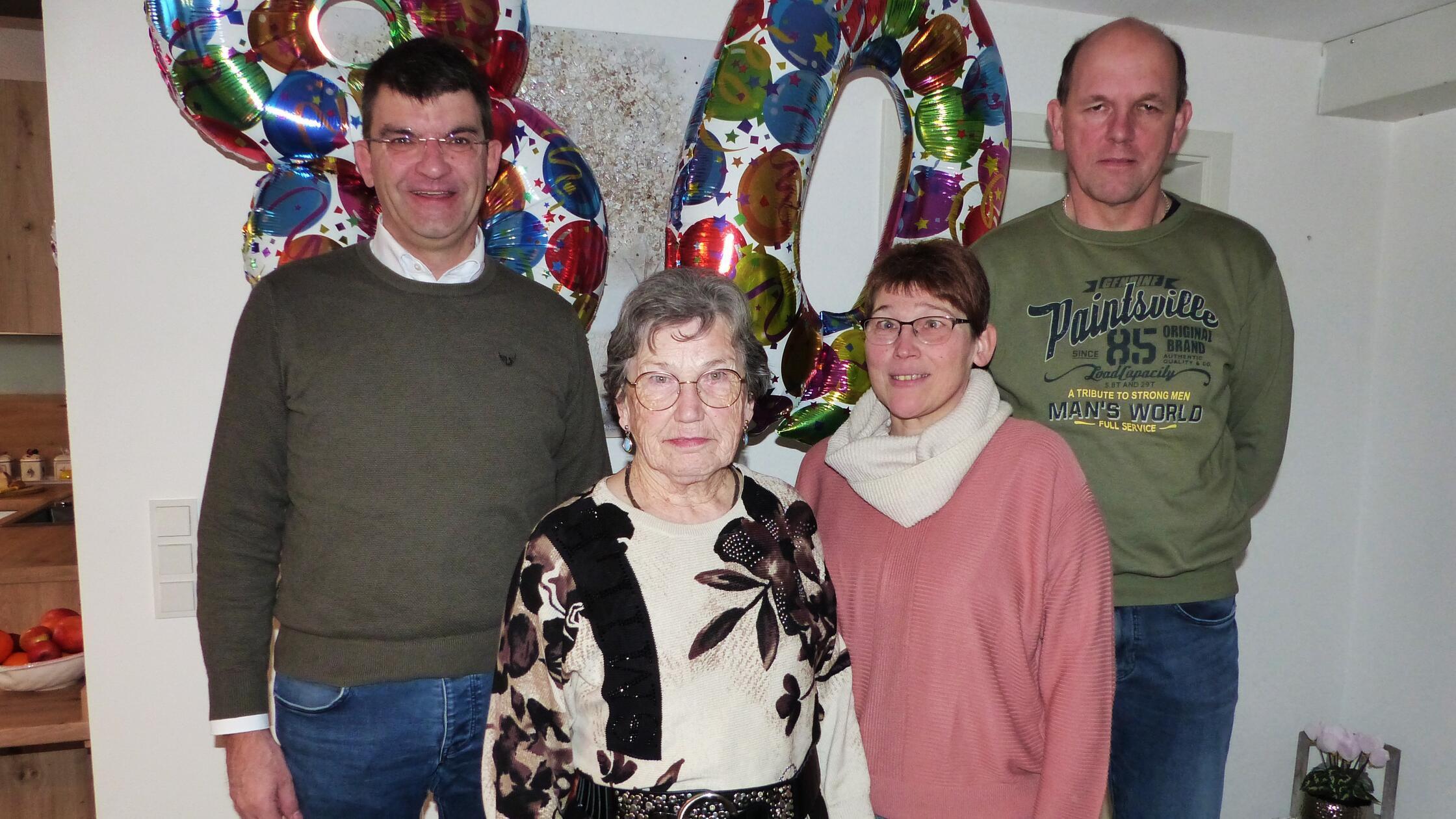 Achtzig-Jahre-voller-Lebensfreude-Anneliese-Fuchs-feierte-in-Sulzkirchen