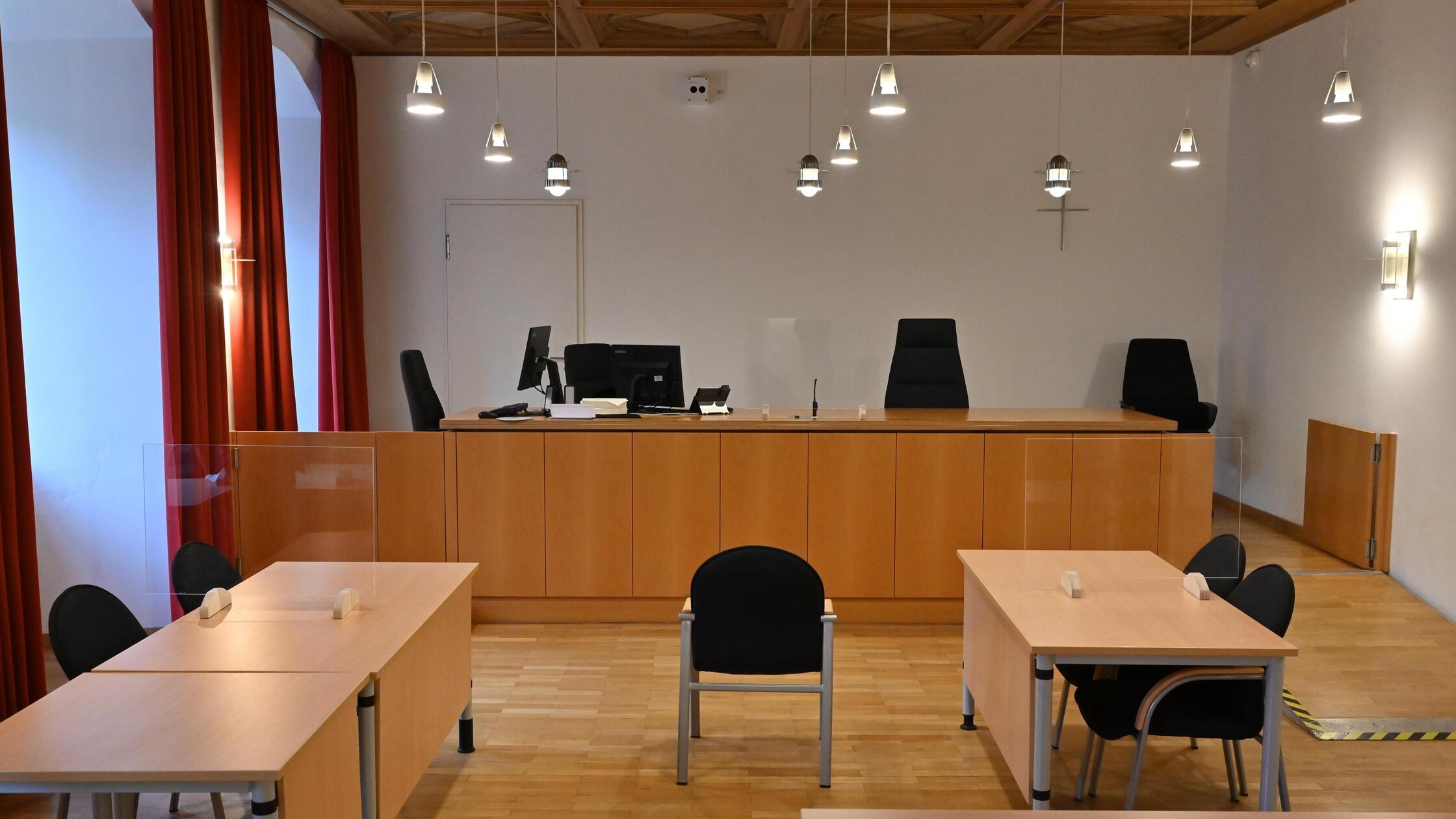 Neumarkter-Gericht-urteilte-ber-19-J-hrigen-der-Freundin-in-Todes-ngste-versetzte