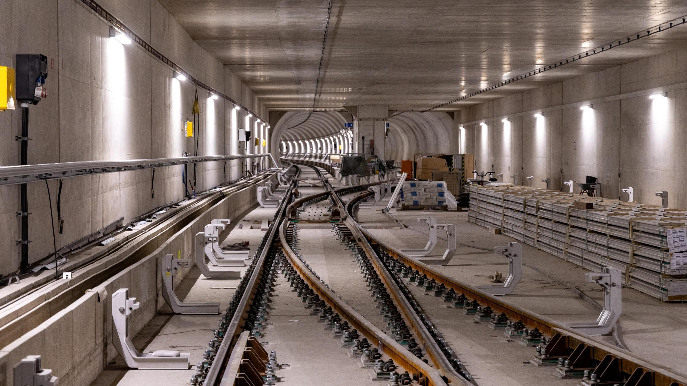 Baustellenbegehung auf der neuen U3-Strecke im Nür