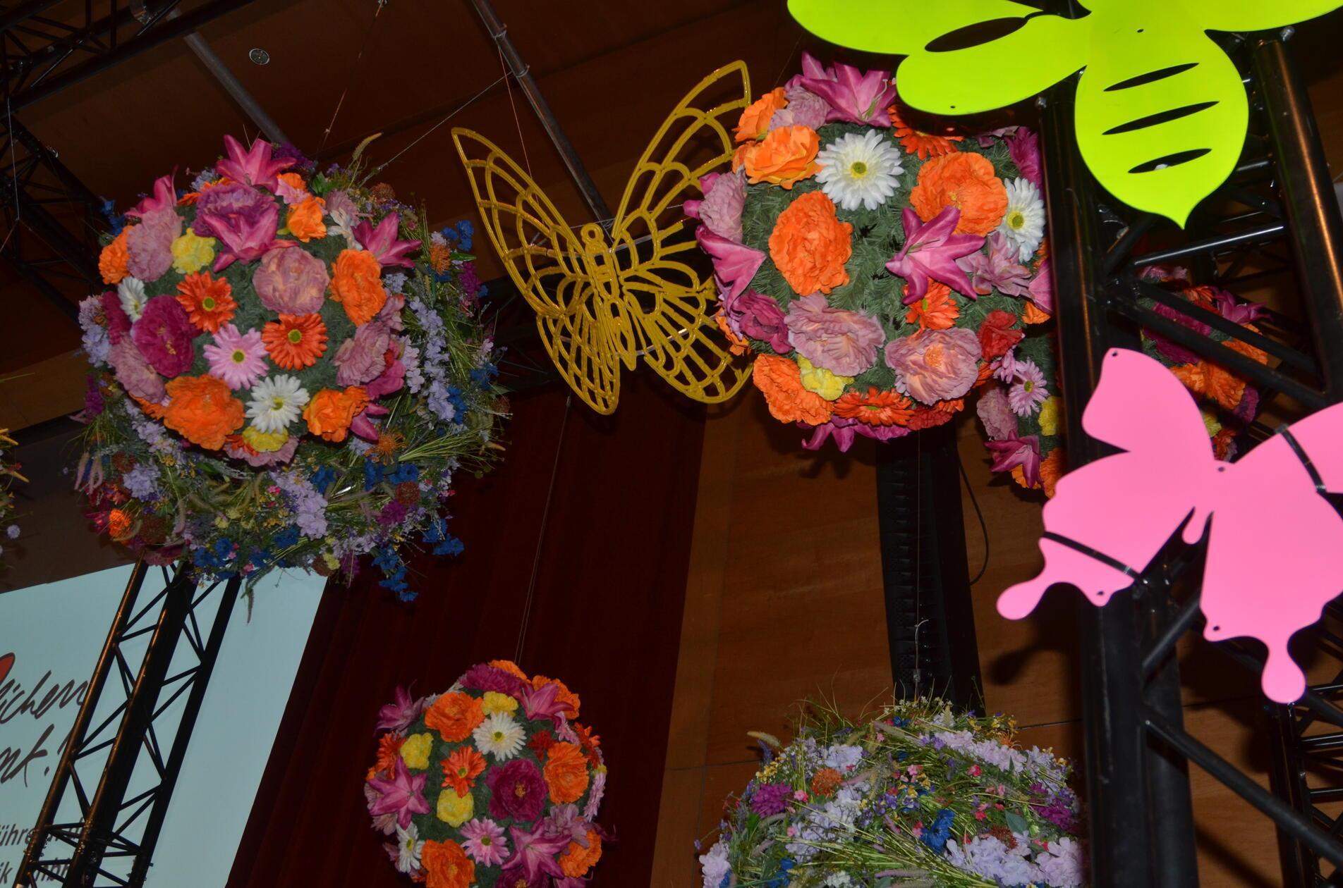 Blumen-B-lle-und-viele-lokale-Promis-die-Bilder-vom-Neujahrsempfang-in-Bad-Windsheim