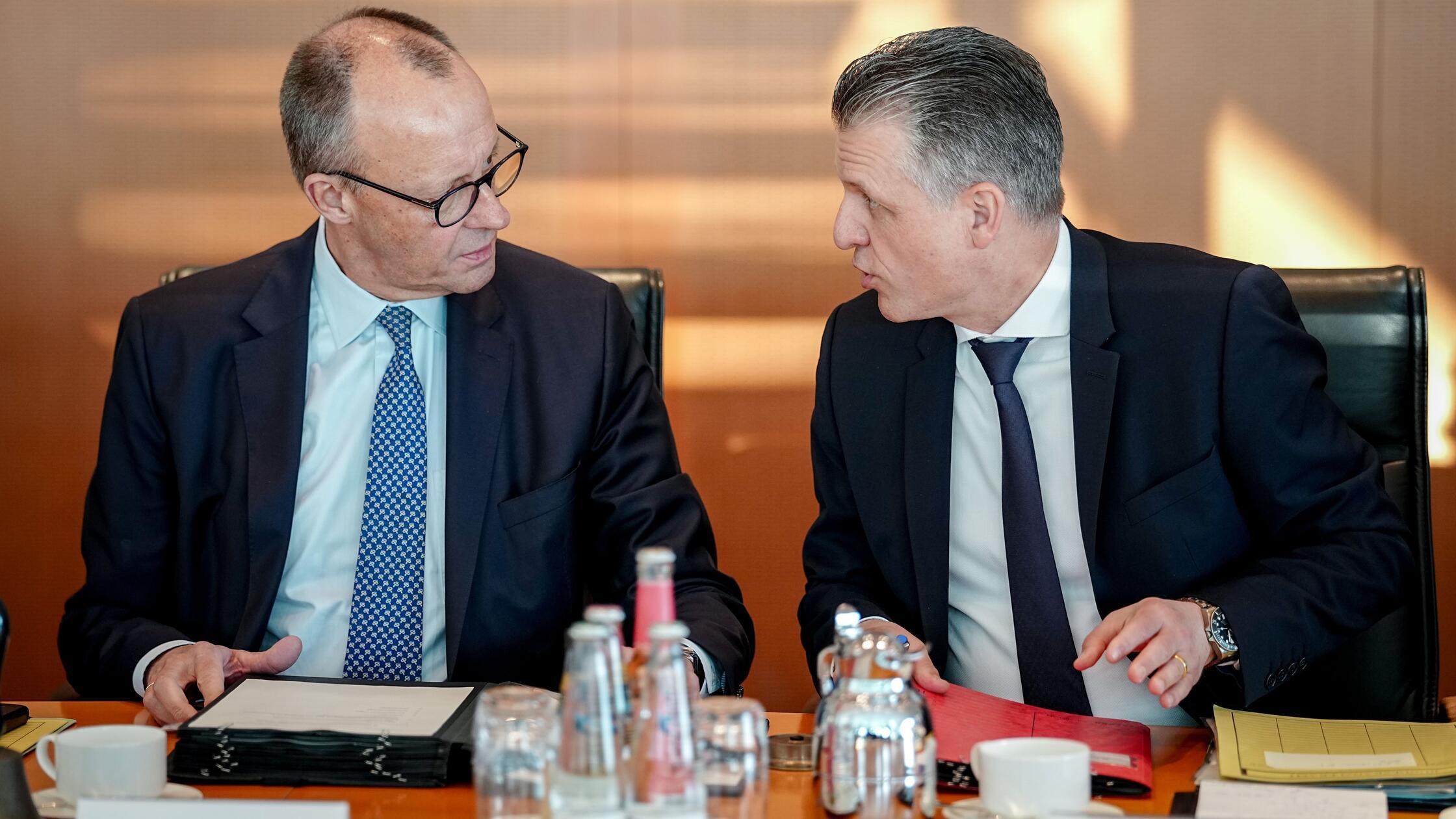 ARCHIV - 07.01.2026, Berlin: Bundeskanzler Friedri