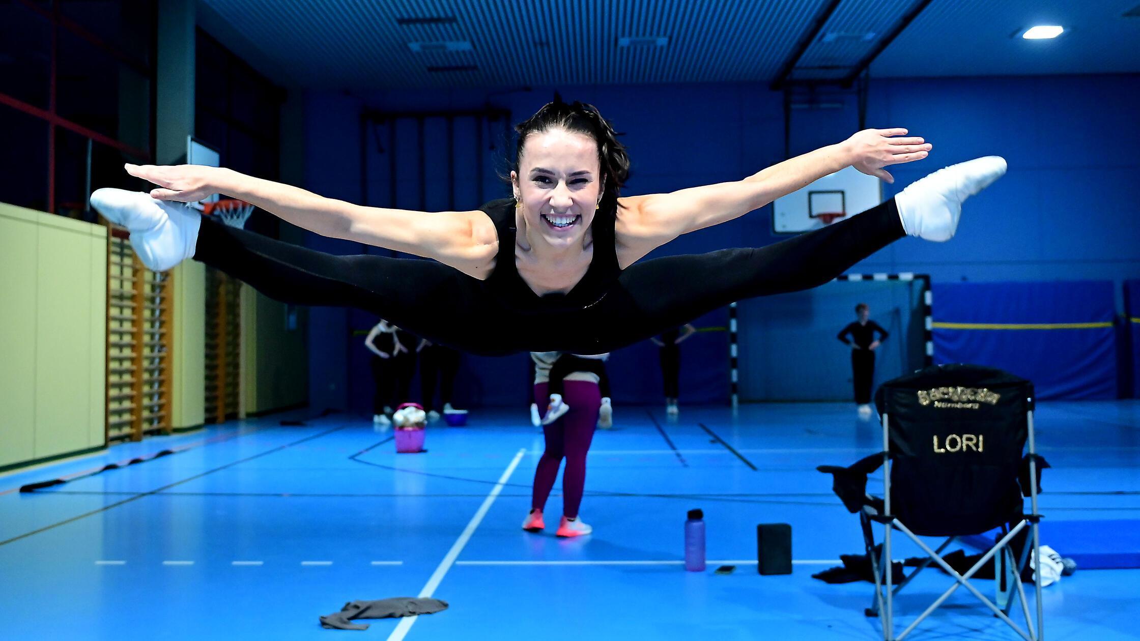 Leistungssport-mit-L-cheln-So-trainiert-N-rnbergs-Selleriegarde-f-r-Fastnacht-in-Franken